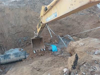 اصلاح خط هزار میلیمتری شبکه فاضلاب شهر چمران