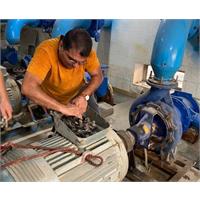 تعویض الکتروموتور تلمبه خانه پمپاژ آب در گرمای ۵۰ درجه ماهشهر