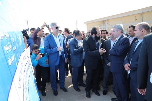سفر وزیر نیرو به آبادان-کلنگ زنی احداث 5 آب شیرین کن در خوزستان
