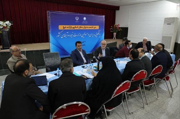 پاسخگویی مدیران و مسئولین وزارت نیرو و آبفا کشور در میز خدمت