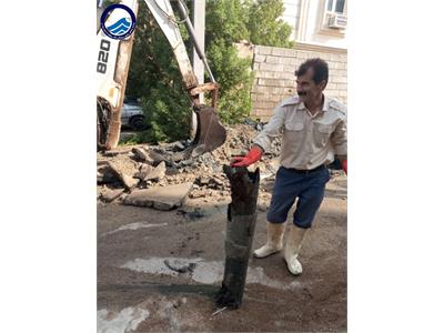 ریشه درخت؛ علت پس زدگی شبکه فاضلاب بیش از ۱۰۰ خانوار در مسجدسلیمان/ رفع معضل فاضلاب چندین ساله دره گل‌گیری‌ها