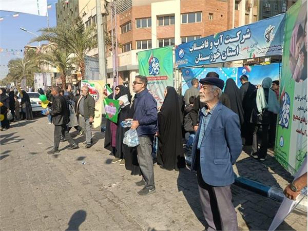 برگزاری غرفه شرکت آب و فاضلاب خوزستان در راستای ترویج مصرف صحیح آب در مسیر راهپیمایی مناسبت ۲۲ بهمن