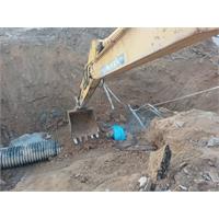 اصلاح خط هزار میلیمتری شبکه فاضلاب شهر چمران