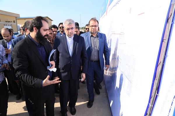 سفر وزیر نیرو به آبادان-کلنگ زنی احداث 5 آب شیرین کن در خوزستان