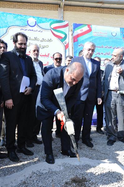 سفر وزیر نیرو به آبادان-کلنگ زنی احداث 5 آب شیرین کن در خوزستان