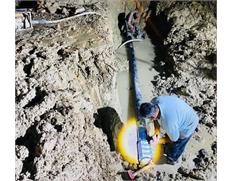 رفع شکستگی خط اصلی توزیع آب در ناحیه صنعتی بندرم...