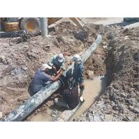 تداوم بهسازی خطوط انتقال آب شرب در آبادان